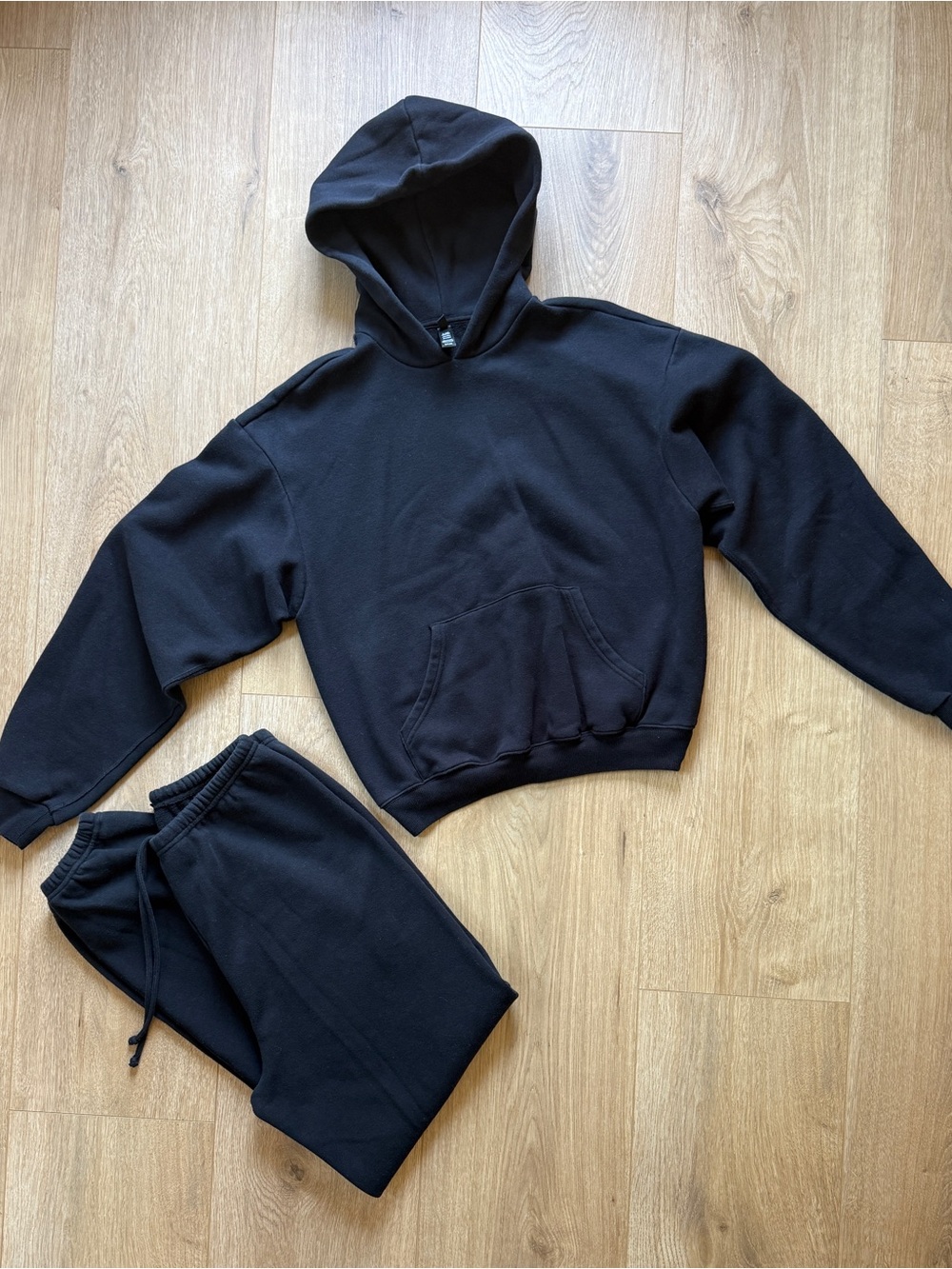 Skims black hoodie & sweatpants set- small